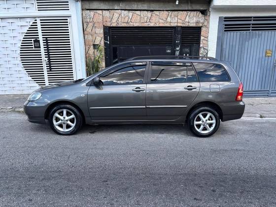 TOYOTA FIELDER 1.8 16V GASOLINA 4P AUTOMÁTICO